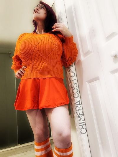 Chimera Costumes channels Velma Dinkley's brilliance in this Scooby-Doo cosplay—a perfect blend of intellect and retro chic. 